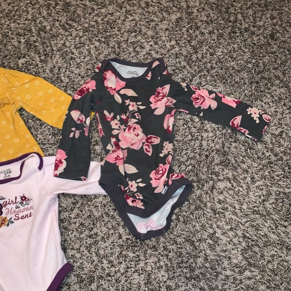 Bundle of baby girl onesies! Total of 6 items in sizes 6-9 months! - Picture 2 of 4